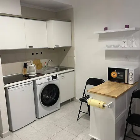 Studio, Near The * トレビエハ